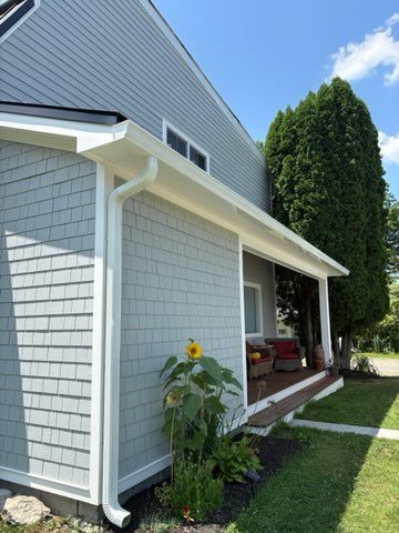 Siding & seamless gutters