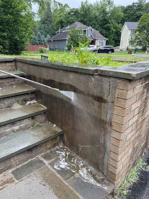 Soft wash power washing